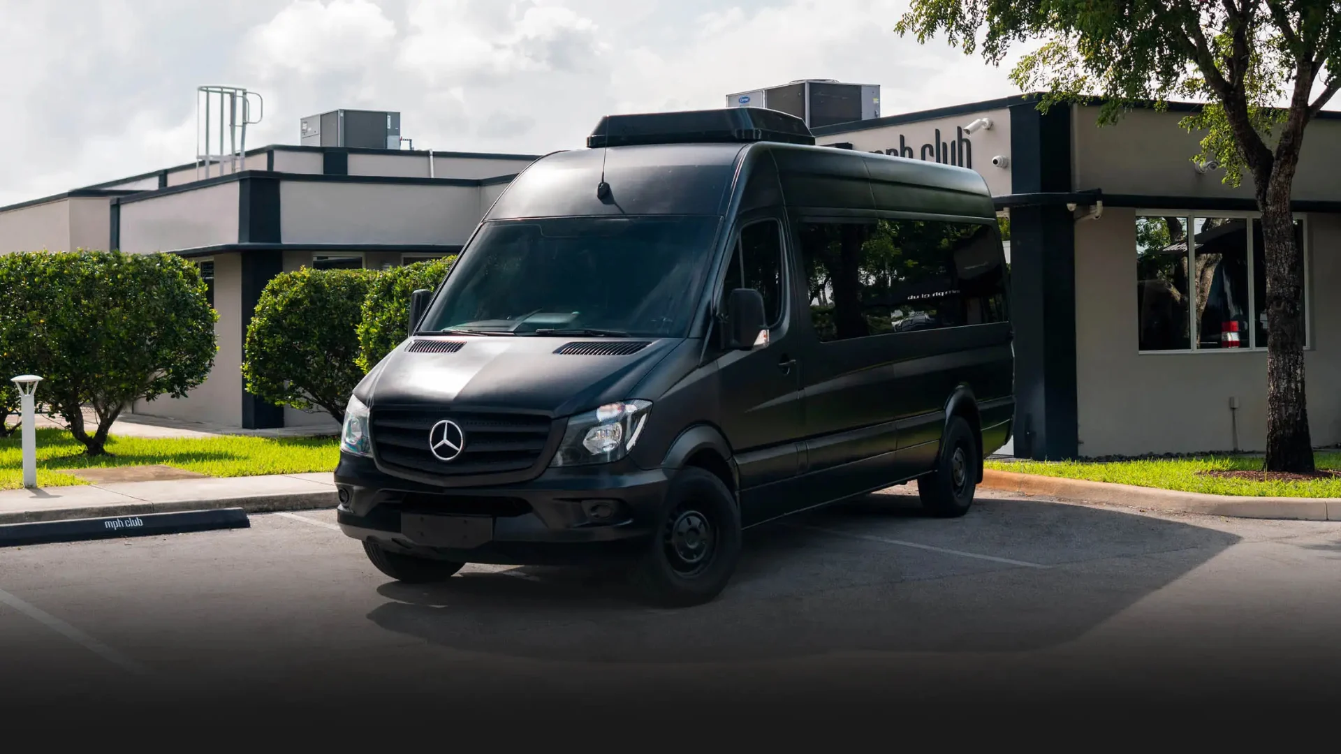 Mercedes Sprinter Limousine (Black) (2)